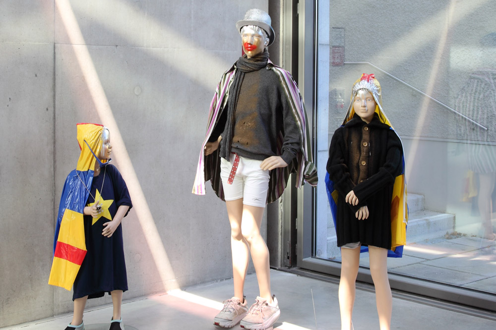 Looking At Us Looking At You: Looking Down on Isa Genzken