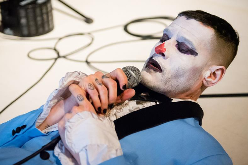 When Does Performing Failure Make Its Own Failure?