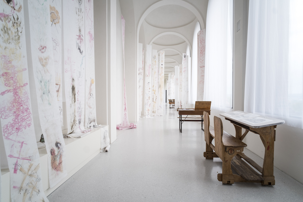d14_Pelagie_Gbaguidi_The_Missing_Link_Installation_View_Neue_Galerie_&copy;_Mathias_Voelzke