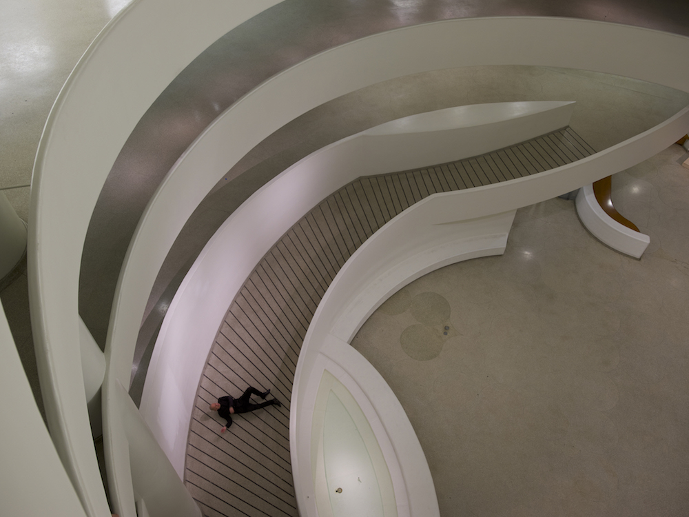 Gugg-OneHandClapping-LinYilin_Monad-2KGP3651