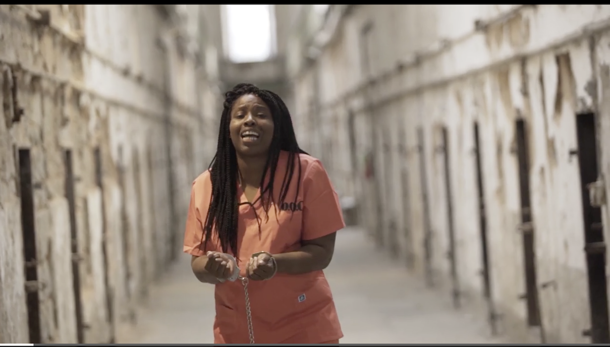 Baxter_AintIaWoman_videostill