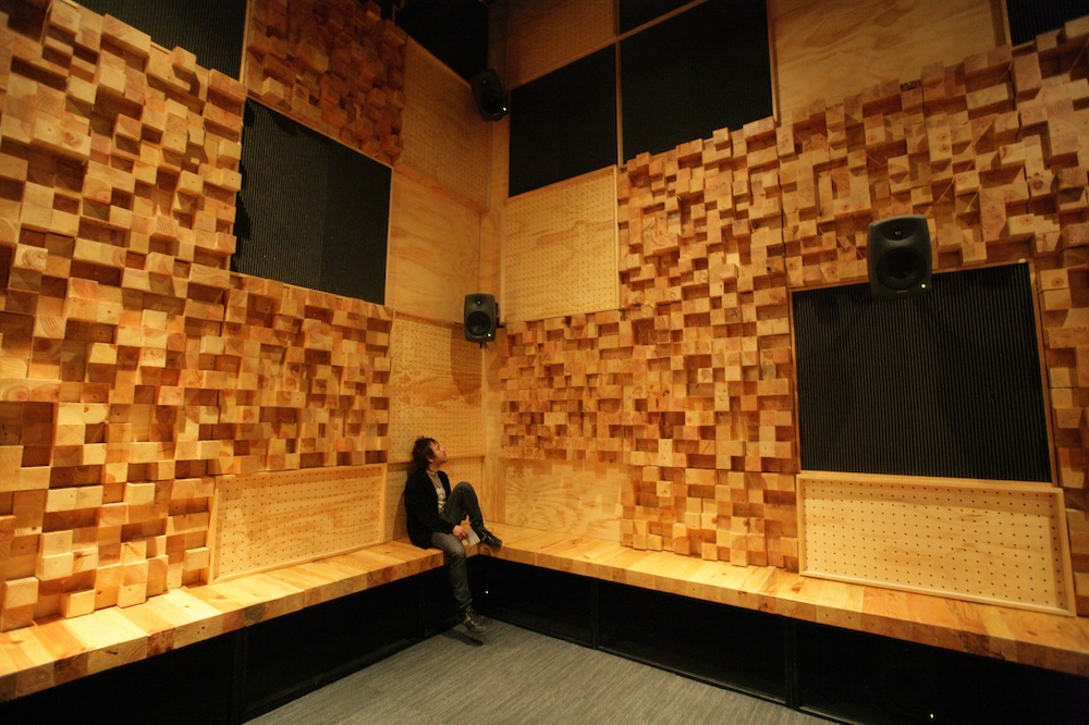 Can We Tune the Museum? Laurie Spiegel and Other Experiments in Spatializing Sound