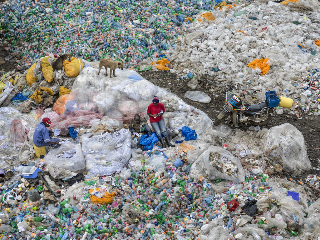 Dandora-Landfill-3-Plastics-Recycling-Nairobi-Kenya-2016-2000x0