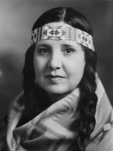 p.233-Mary-Sully-promotional-photograph.-Authors-Collection.-1-2000x0